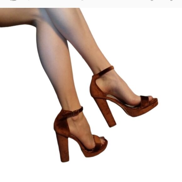 Closet Sale, get HALF off everything. Prices are already great!! - Picture 3 of 12